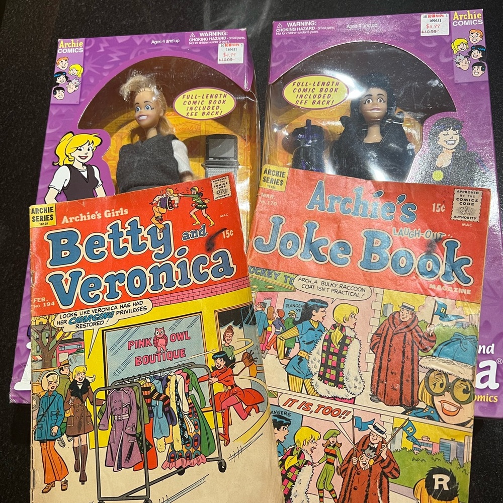 Vintage Lot (2) Dolls BETTY & VERONICA 2000. (2) comic books 1972
